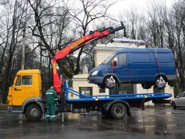 Фото погрузки микроавтобуса кран-манипулятором